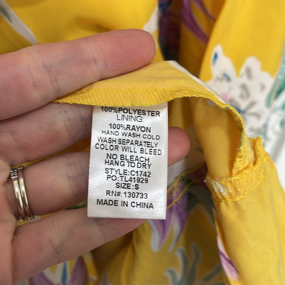 Tropical Print Bell Sleeve V-Neck Hi Lo Blouse - Picture 9 of 10